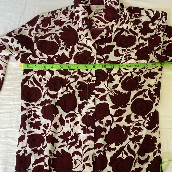 Ann Taylor Loft woman’s button down blouse size XS - Picture 6 of 8